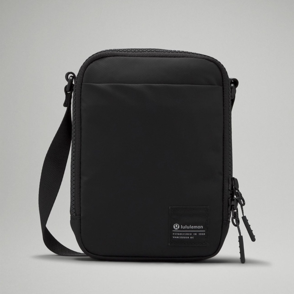 Lululemon Easy Access Crossbody Bag 1.5L  Unisex Bags,Purses,Wallets Black